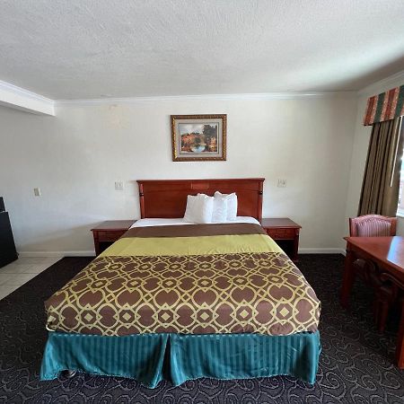 Americas Best Value Inn Hanford Exteriér fotografie