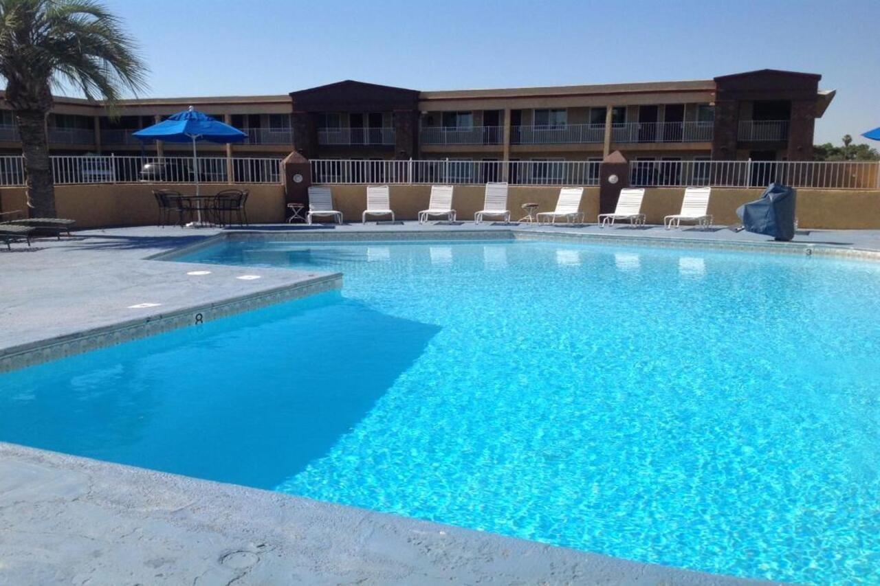 Americas Best Value Inn Hanford Exteriér fotografie