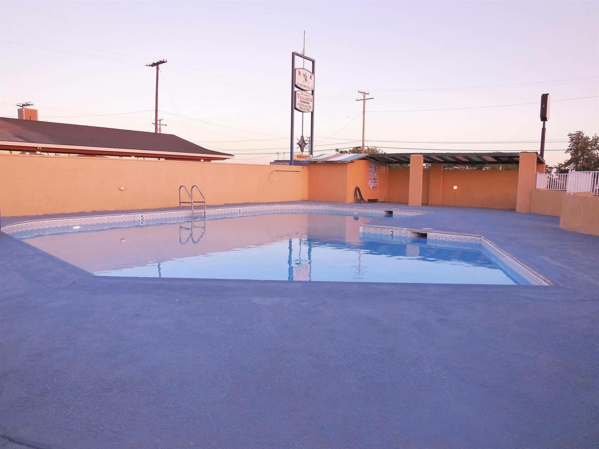 Americas Best Value Inn Hanford Exteriér fotografie